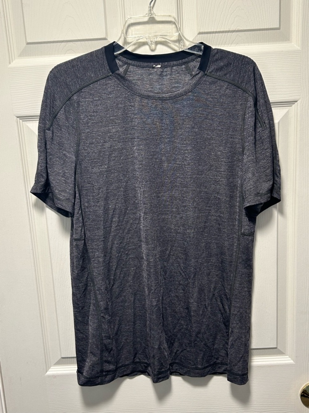 Lululemon Base Layer T-Shirt Gray Men’s Size Small Workout Performance